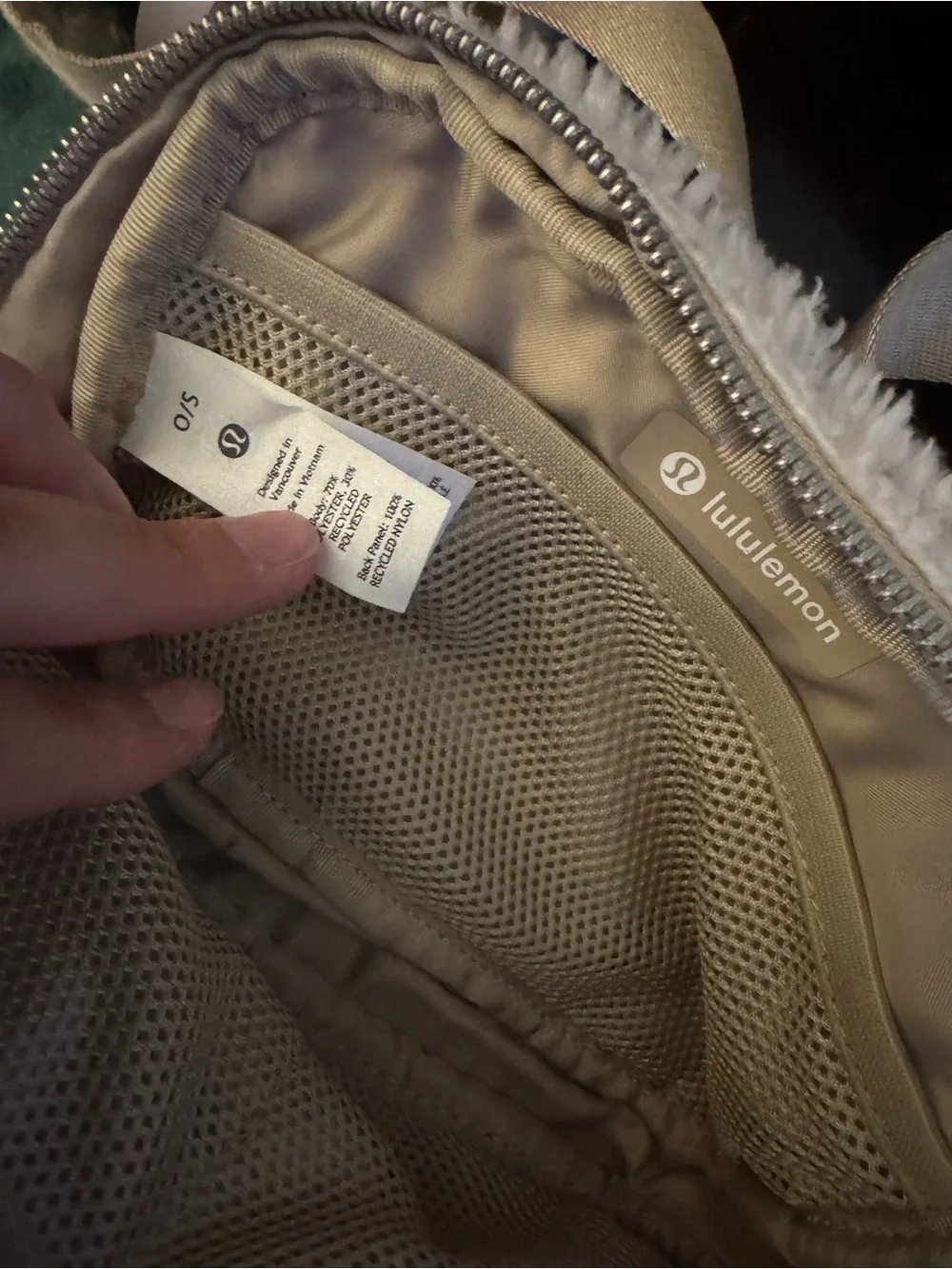 lululemon athletica Cream Sherpa Waist Bag with Beige Interior